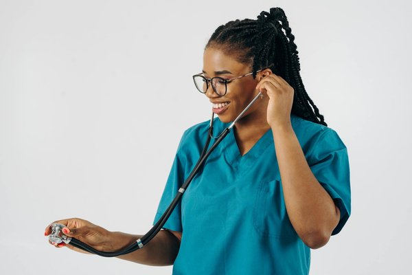 Comment les maladies gingivales influencent-elles le diabète ? Découvrez le lien insoupçonné !